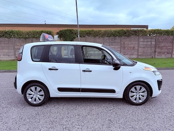 Used Citroen C3 Picasso 2015 for sale - 76225172: Photo 2