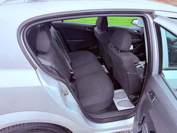 Used Vauxhall Astra 2010 for sale - 76250790: Photo 14