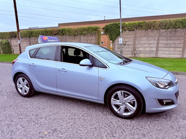 Used Vauxhall Astra 2015 for sale - 76293157: Photo 1