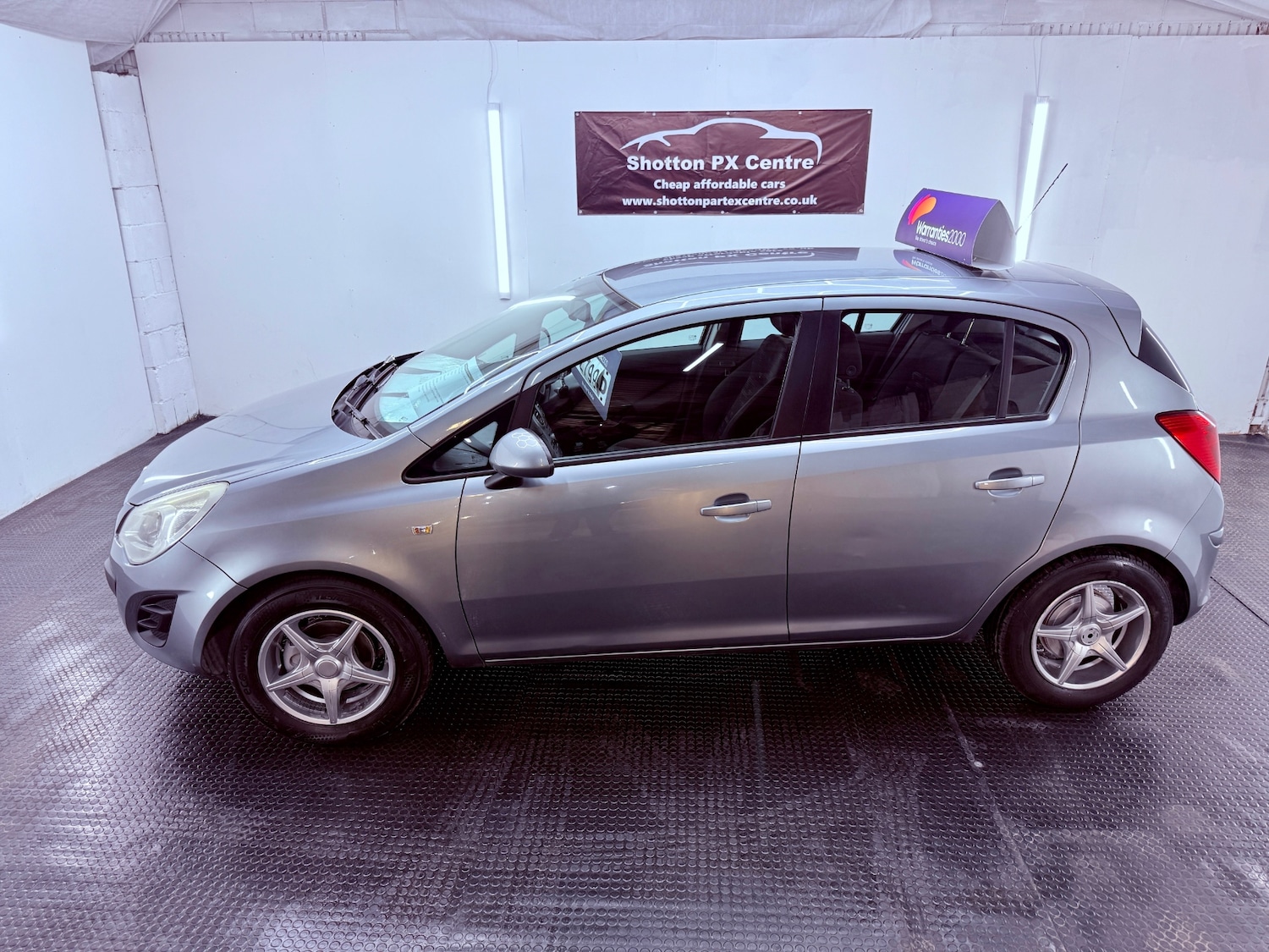 Used Vauxhall Corsa 2011 for sale - 76780075: Photo 2