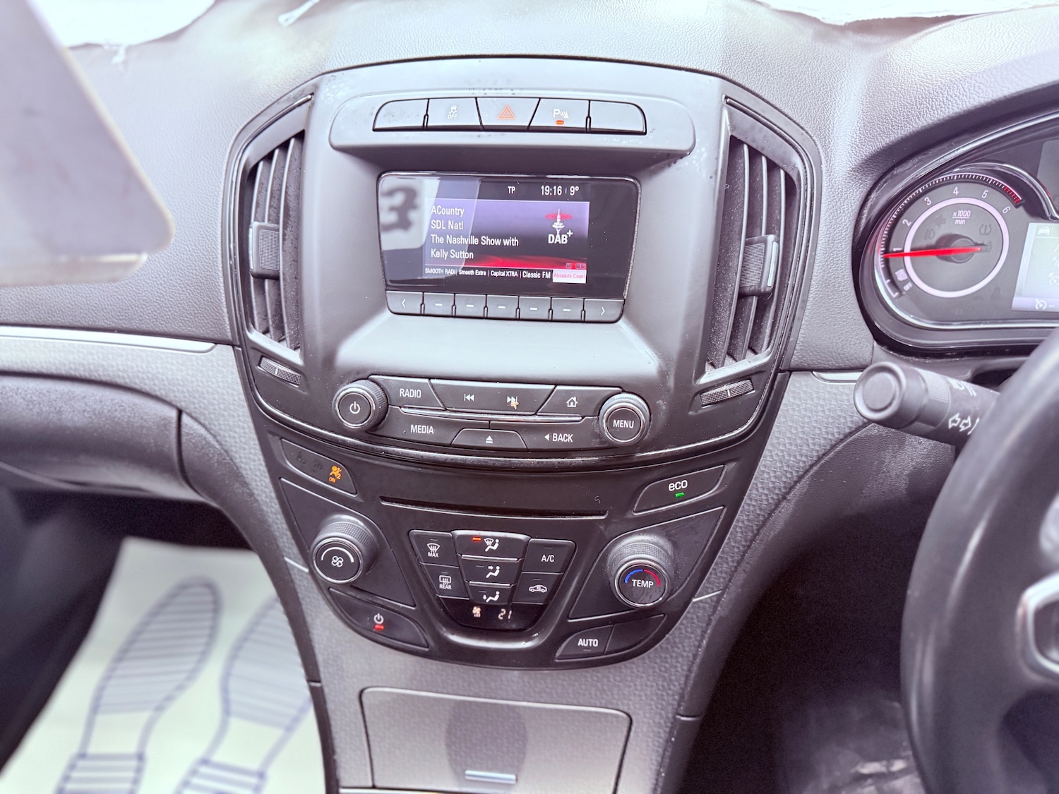 Used Vauxhall Insignia 2015 for sale - 77248007: Photo 16