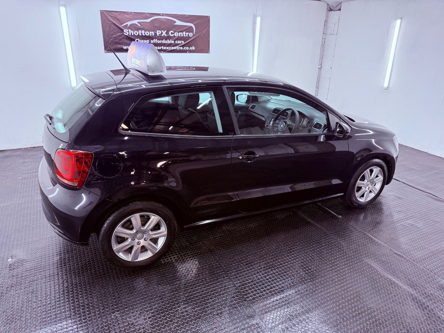 Used Volkswagen Polo 2011 for sale - 76770176: Photo 9