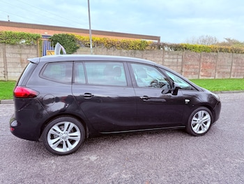 Used Vauxhall Zafira 2015 for sale - 77057015: Photo