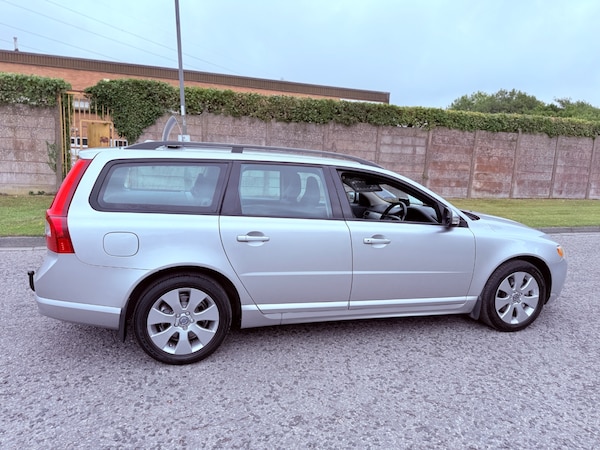 Used Volvo V70 2009 for sale - 75620276: Photo 3