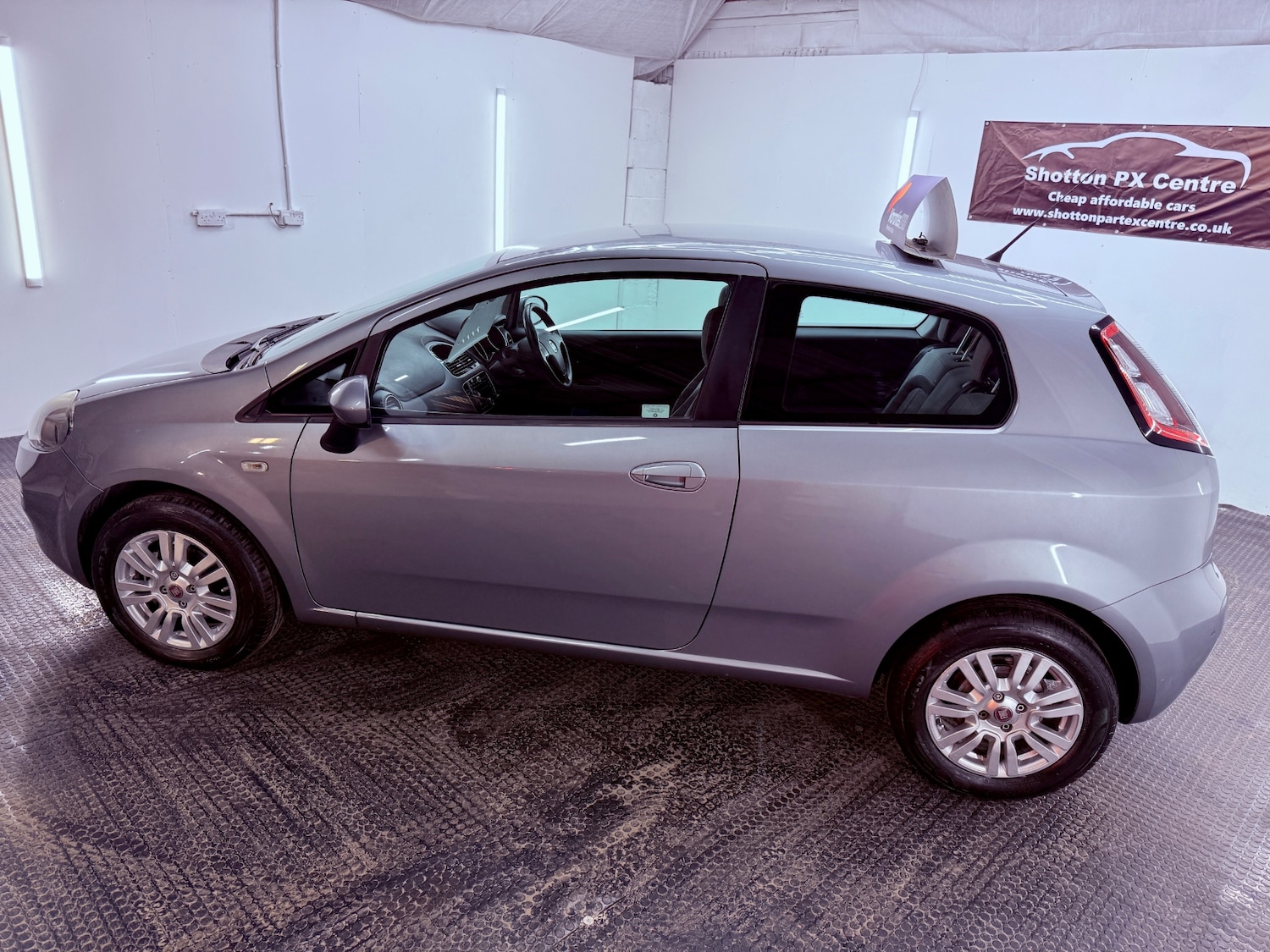 Used Fiat Punto 2013 for sale - 76706775: Photo 2