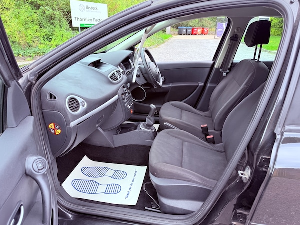 Used Renault Clio 2009 for sale - 76149033: Photo 14