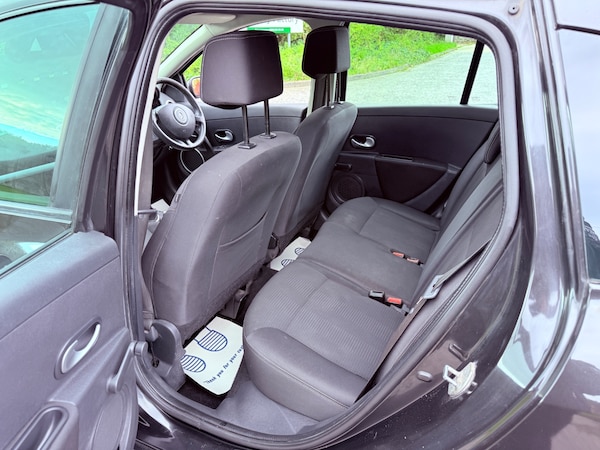 Used Renault Clio 2009 for sale - 76149033: Photo 15