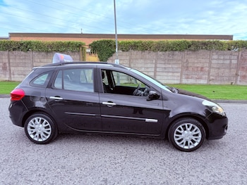 Used Renault Clio 2009 for sale - 76149033: Photo 2