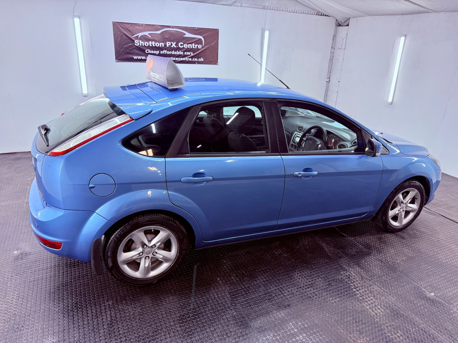 Used Ford Focus 2010 for sale - 76780425: Photo 11