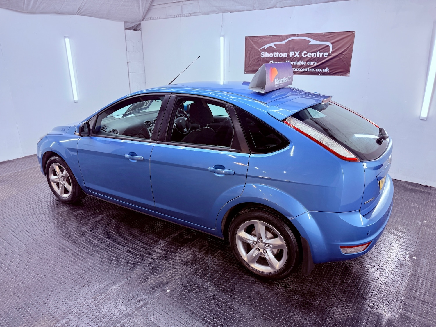 Used Ford Focus 2010 for sale - 76780425: Photo 3