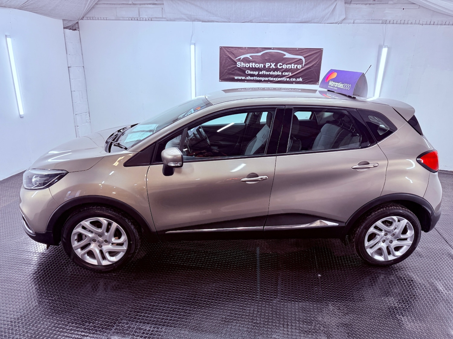 Used Renault Captur 2014 for sale - 76770207: Photo 2