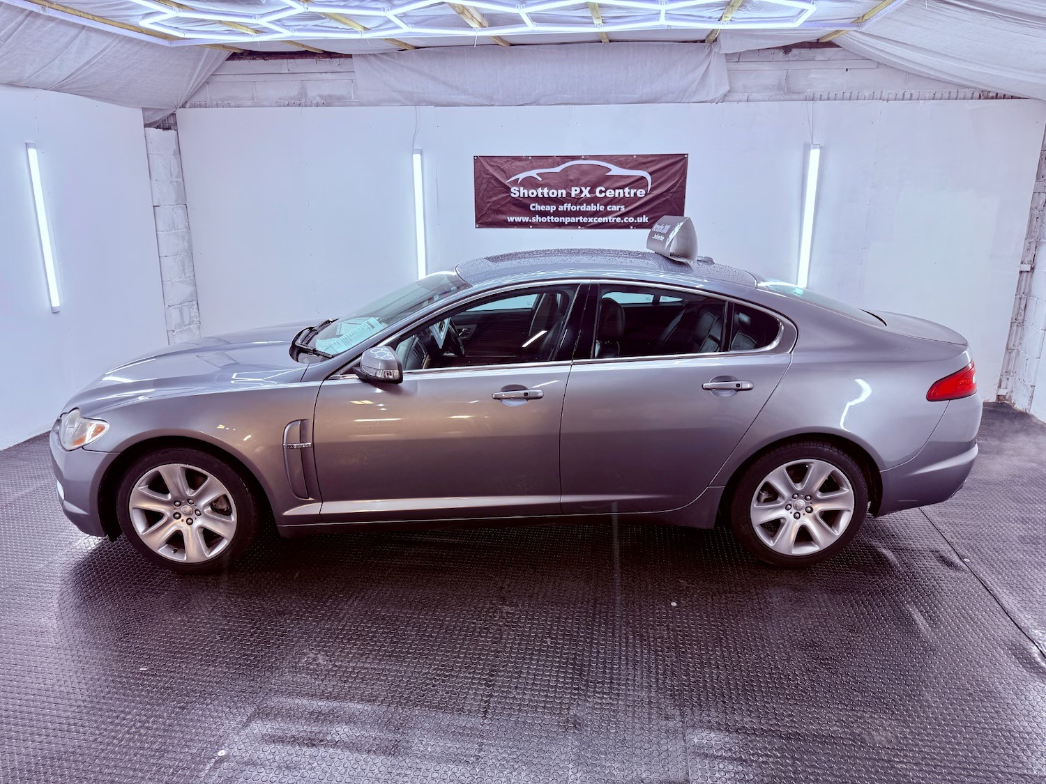 Used Jaguar XF 2008 for sale - 76736521: Photo 2