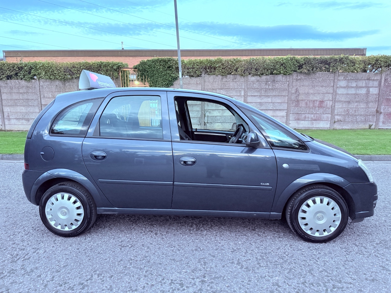Used Vauxhall Meriva 2010 for sale - 76180918: Photo 2