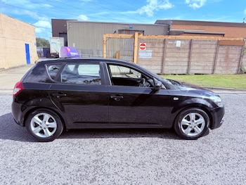 Used Kia Ceed 2010 for sale - 75713101: Photo