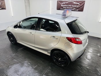 Used Mazda Mazda2 2011 for sale - 79525862: Photo
