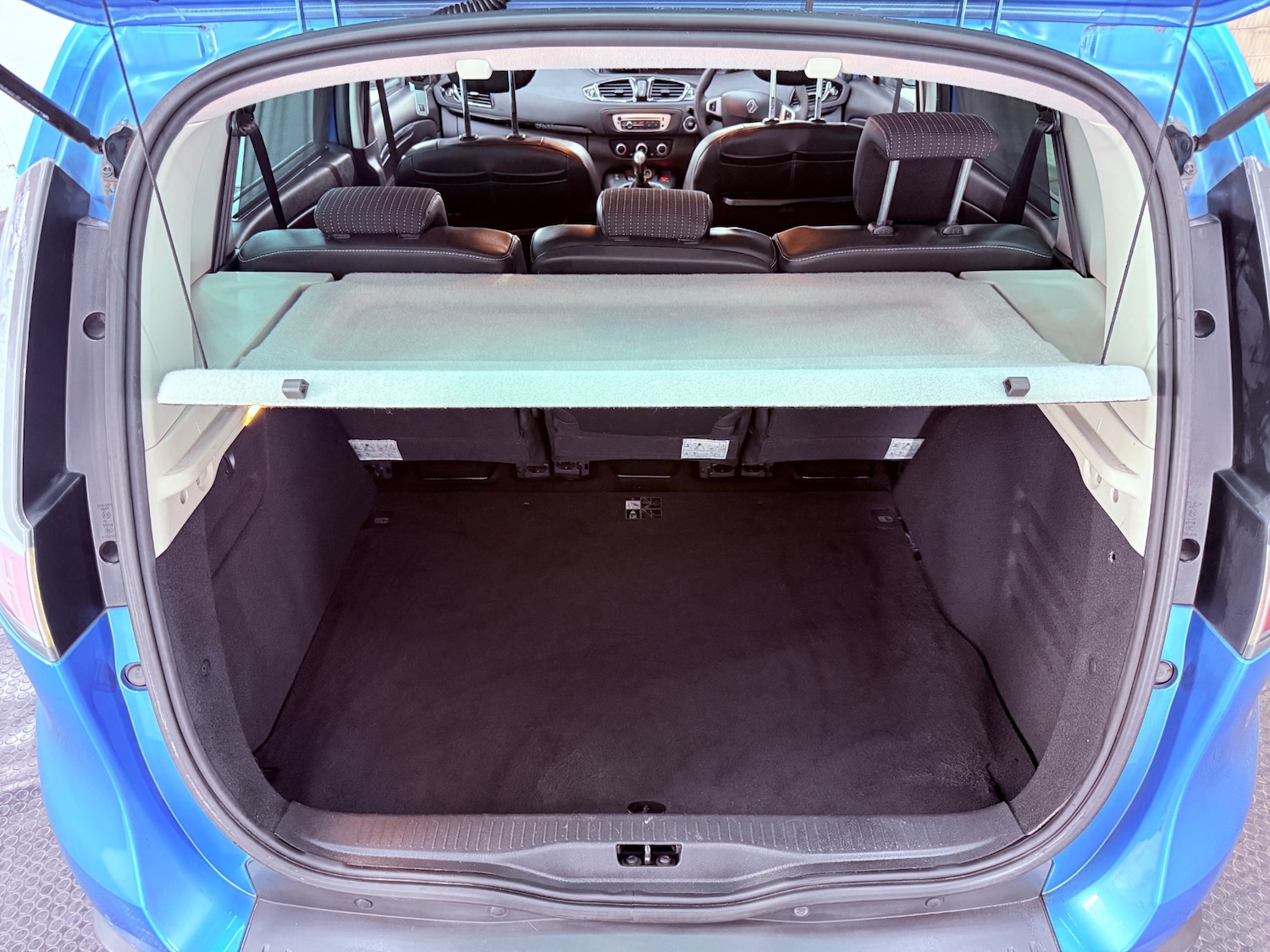 Used Renault Scenic 2012 for sale - 76861961: Photo 18