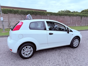 Used Fiat Punto 2015 for sale - 75504703: Photo