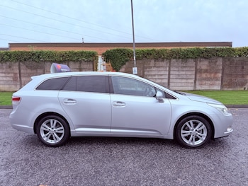 Used Toyota Avensis 2010 for sale - 76148508: Photo 2