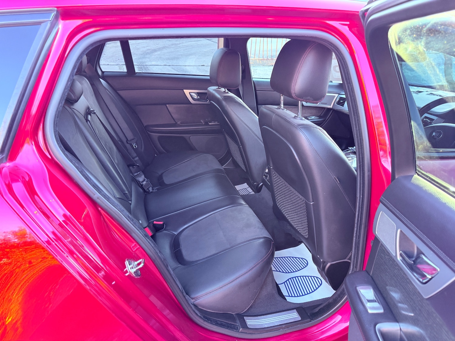 Used Jaguar XF 2015 for sale - 76322548: Photo 16