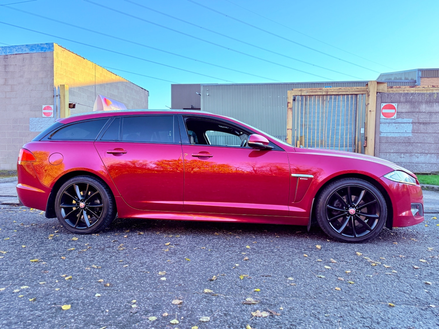 Used Jaguar XF 2015 for sale - 76322548: Photo 2