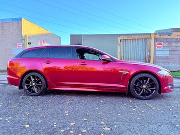 Used Jaguar XF 2015 for sale - 76322548: Photo