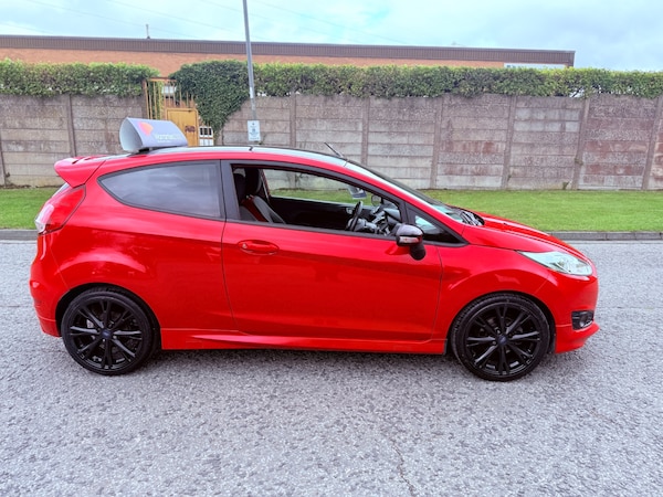 Used Ford Fiesta 2015 for sale - 75985099: Photo 2