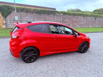 Used Ford Fiesta 2015 for sale - 75985099: Photo
