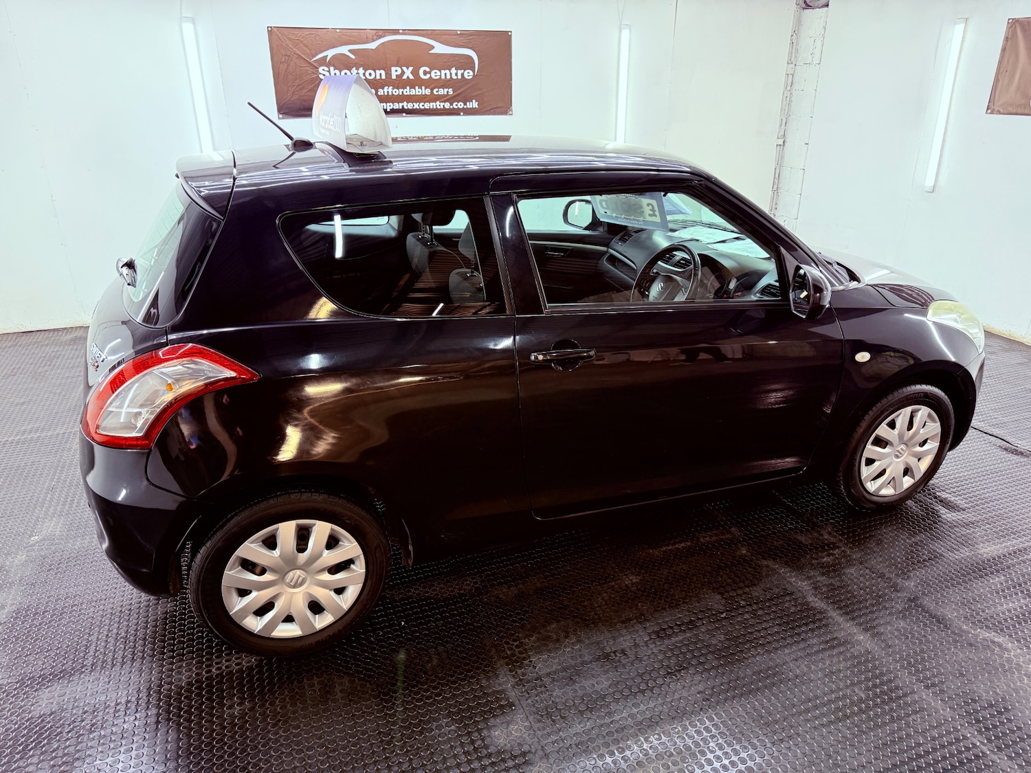 Used Suzuki Swift 2010 for sale - 77732366: Photo 11