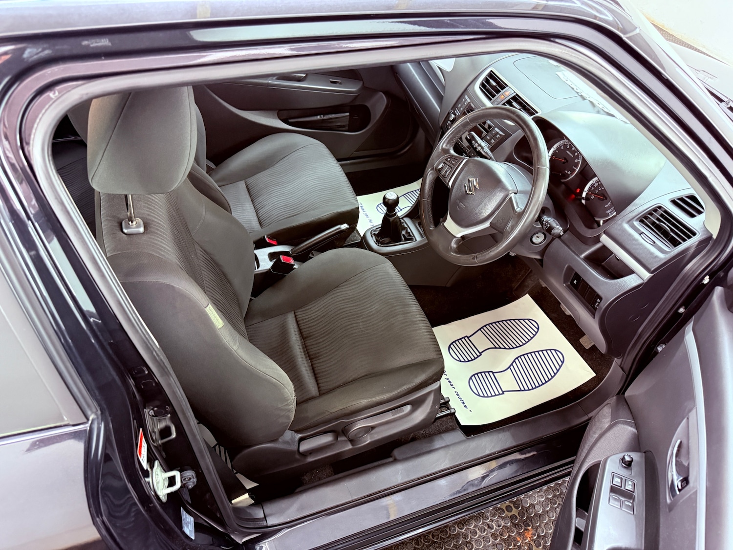 Used Suzuki Swift 2010 for sale - 77732366: Photo 14