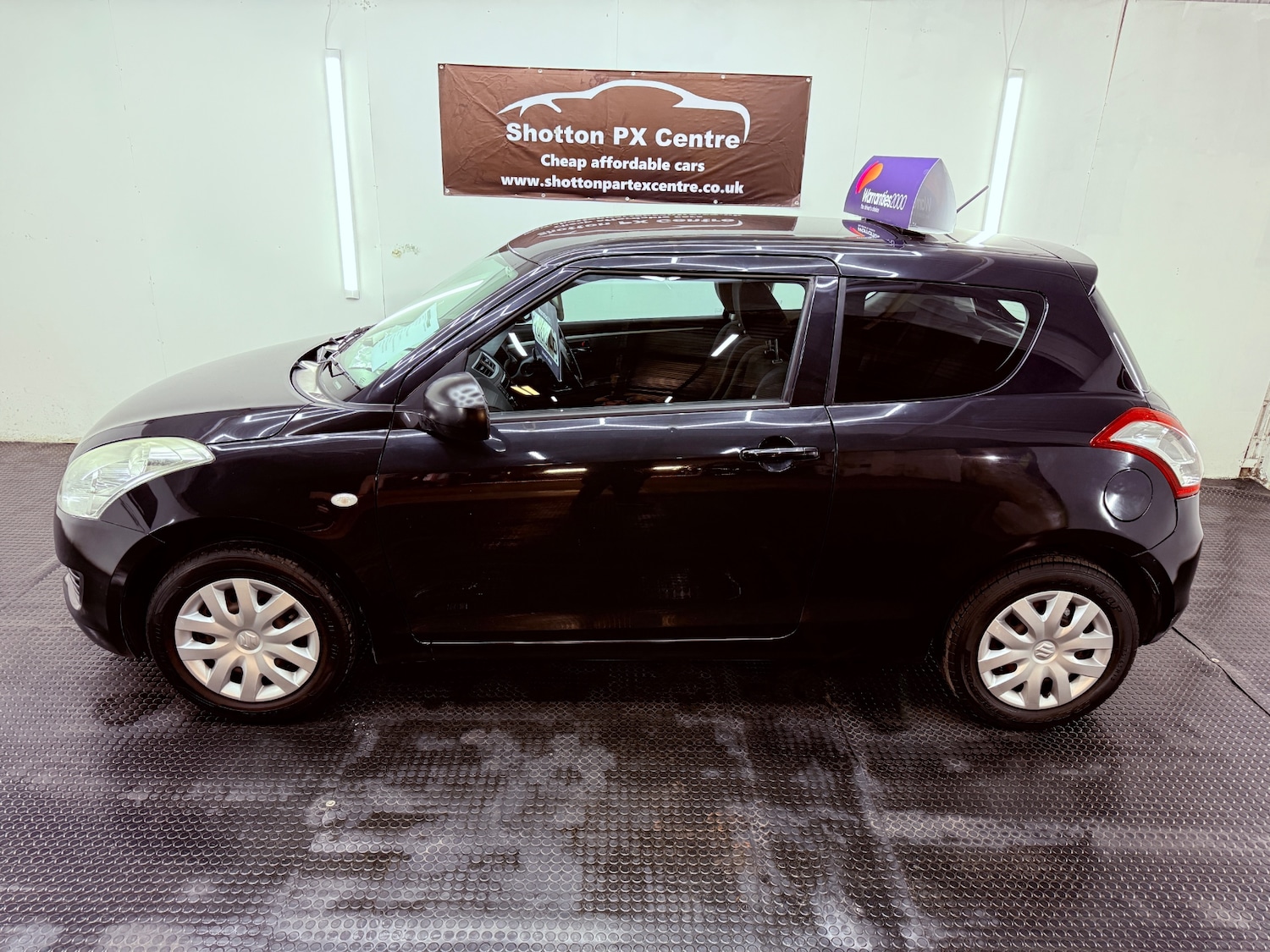 Used Suzuki Swift 2010 for sale - 77732366: Photo 2