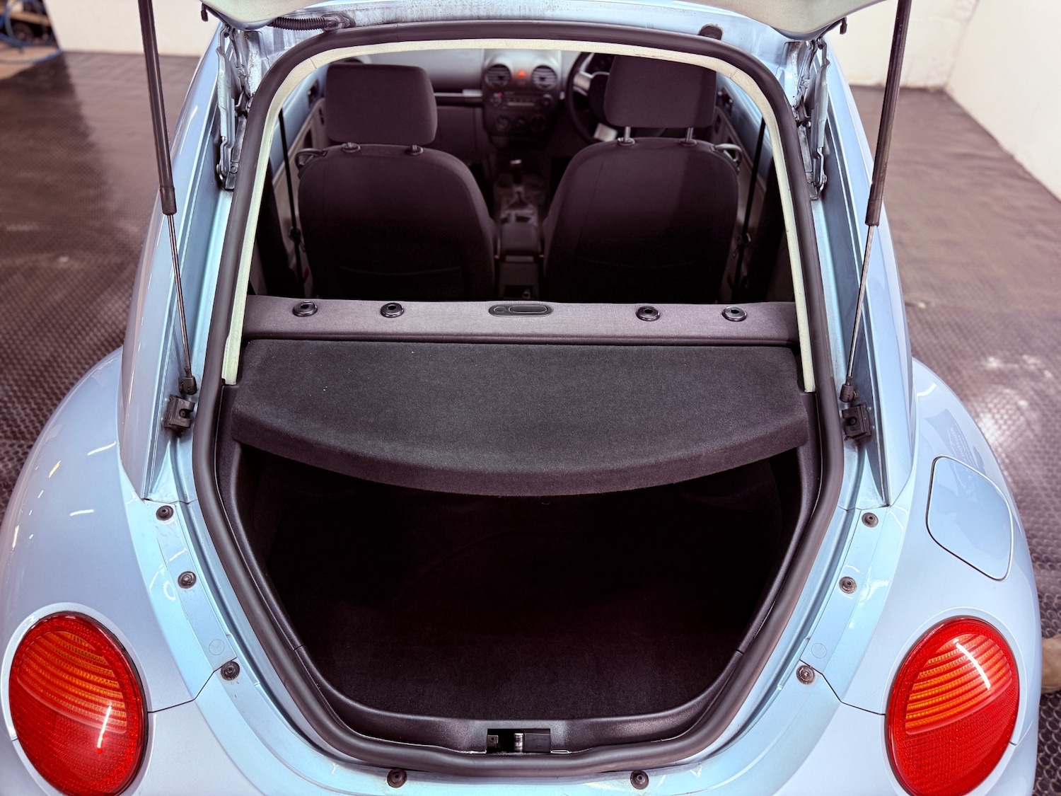 Used Volkswagen Beetle 2005 for sale - 77568761: Photo 15