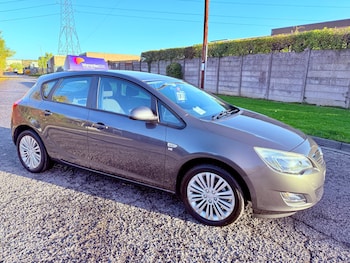 2011 (61) - 1.6i 16V Excite 5dr