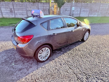 Used Vauxhall Astra 2011 for sale - 76382681: Photo