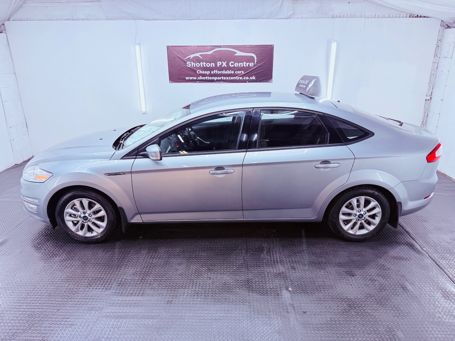 Used Ford Mondeo 2014 for sale - 77225405: Photo 2