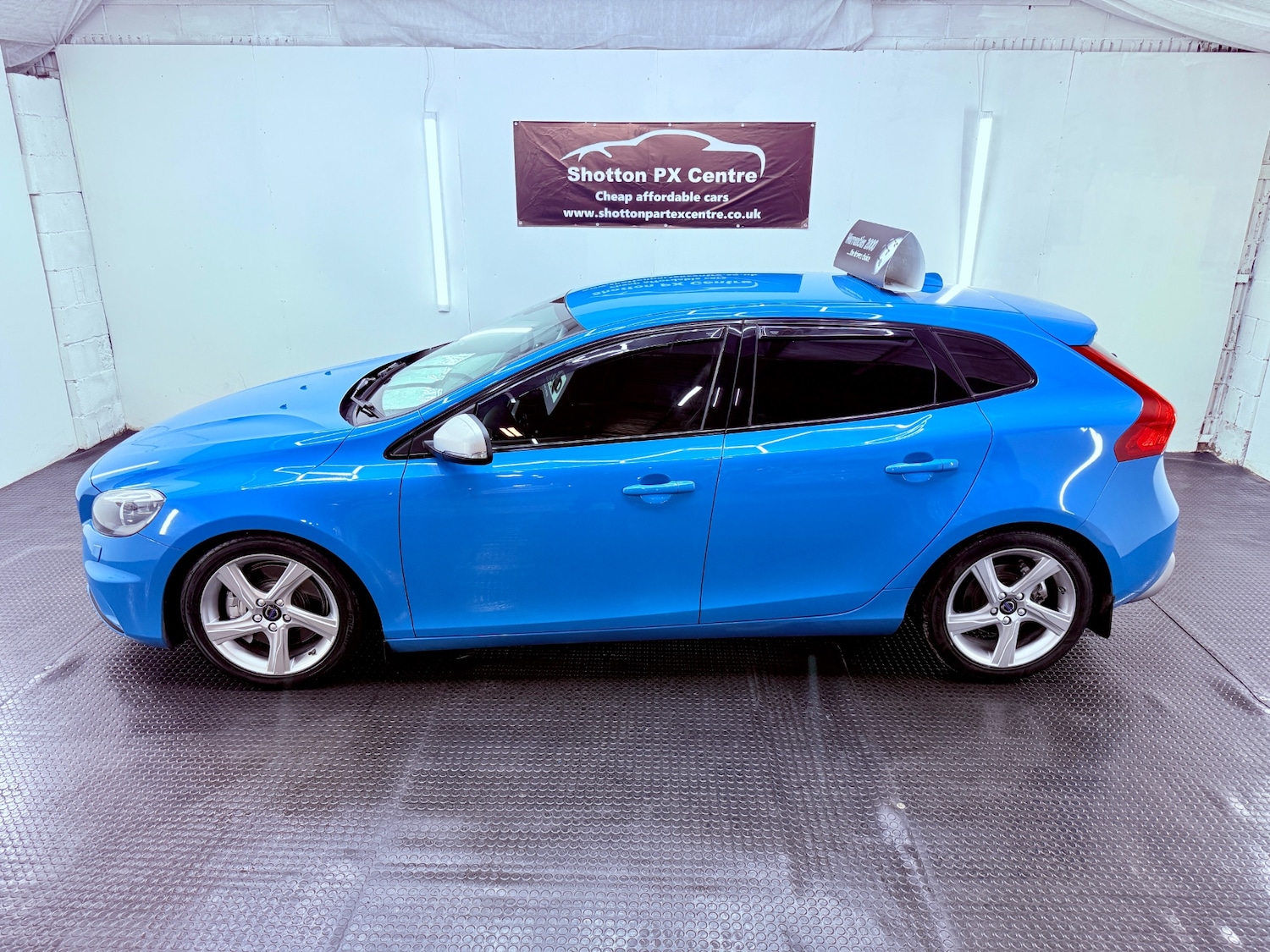 Used Volvo V40 2016 for sale - 77180311: Photo 2