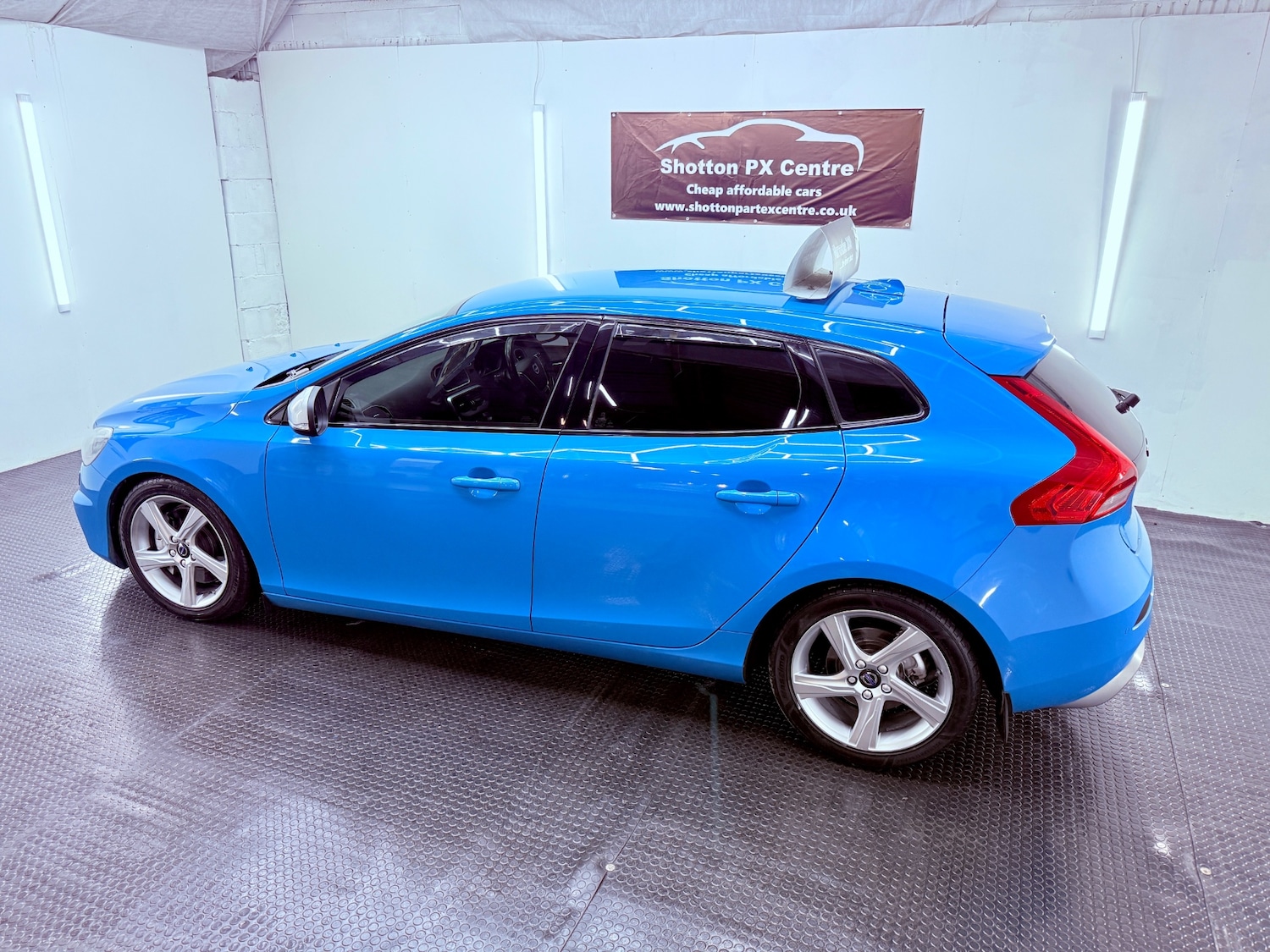 Used Volvo V40 2016 for sale - 77180311: Photo 3