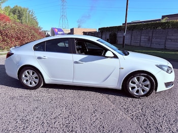Used Vauxhall Insignia 2018 for sale - 76064576: Photo 2