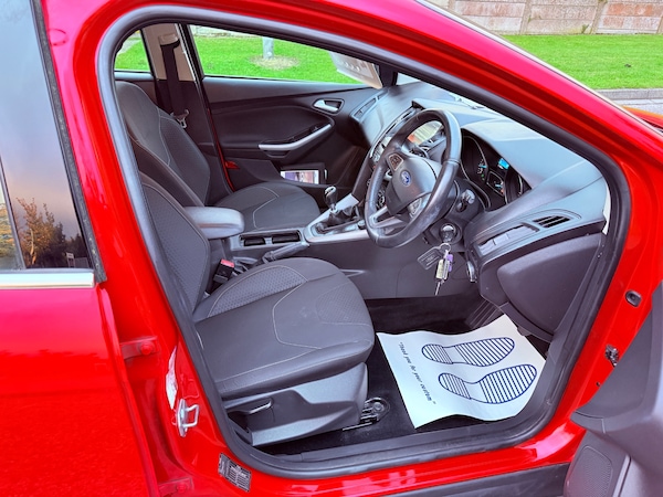 Used Ford Focus 2015 for sale - 76218947: Photo 13