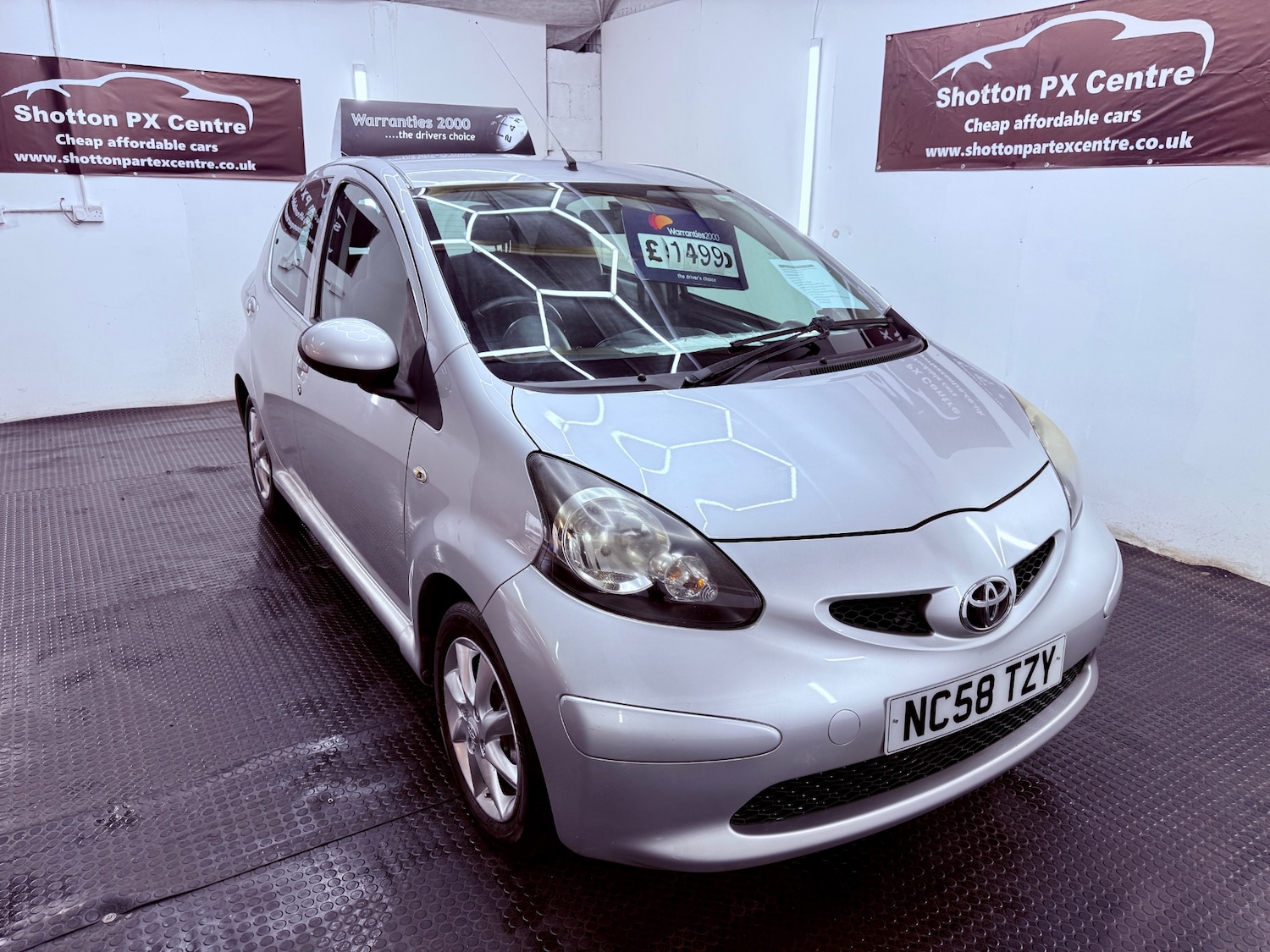 Used Toyota AYGO 2009 for sale - 77635280: Photo 8
