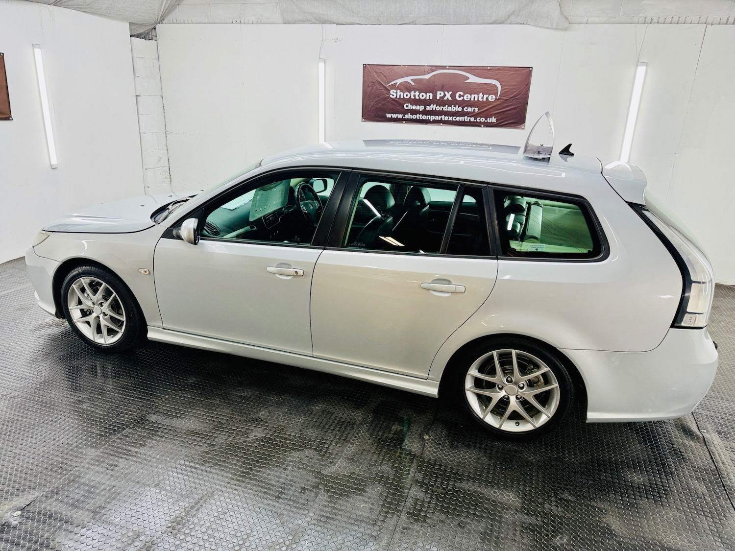 Used Saab 9-3 2008 for sale - 77848650: Photo 4