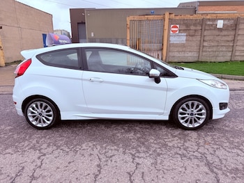 Used Ford Fiesta 2014 for sale - 76577101: Photo
