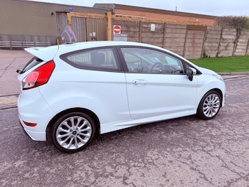 Used Ford Fiesta 2014 for sale - 76577101: Photo