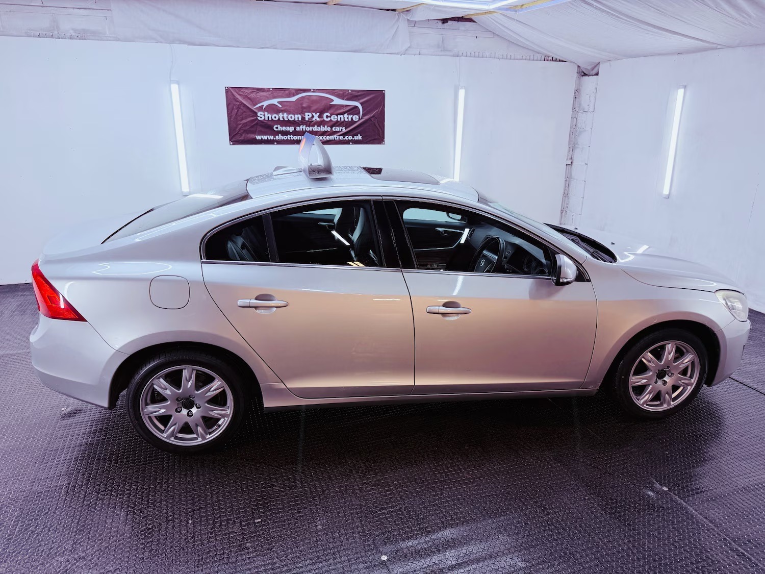 Used Volvo S60 2011 for sale - 76734828: Photo 8