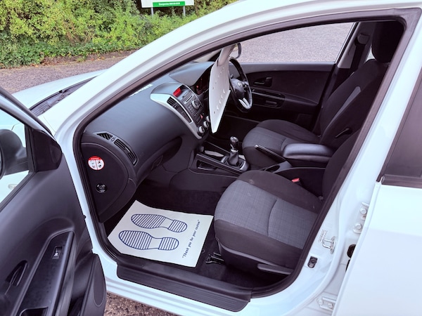 Used Kia Ceed 2010 for sale - 76211670: Photo 13