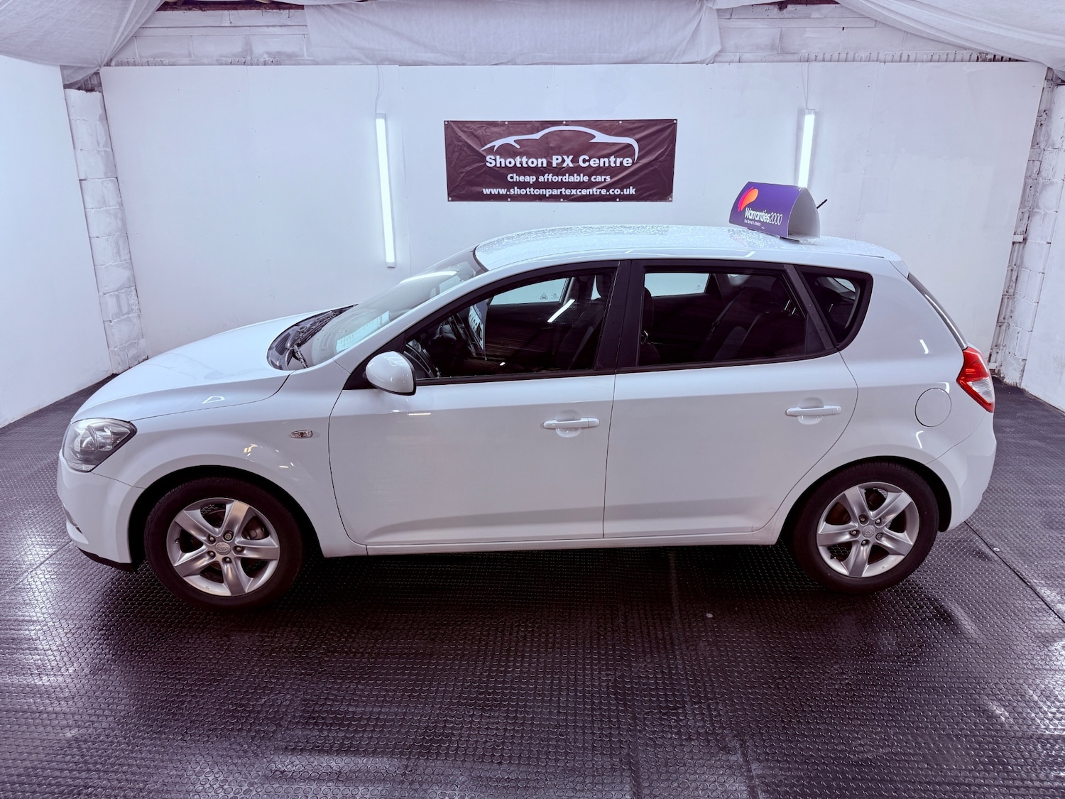 Used Kia Ceed 2010 for sale - 76211670: Photo 2