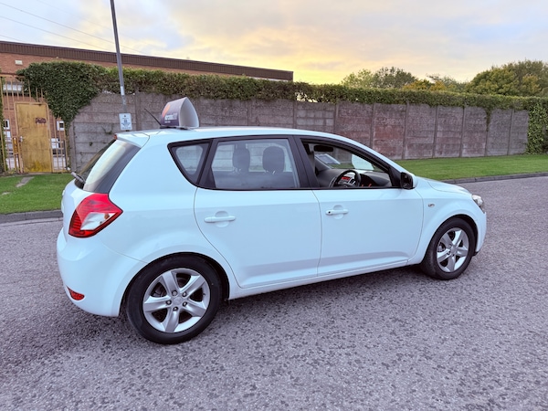 Used Kia Ceed 2010 for sale - 76211670: Photo 3