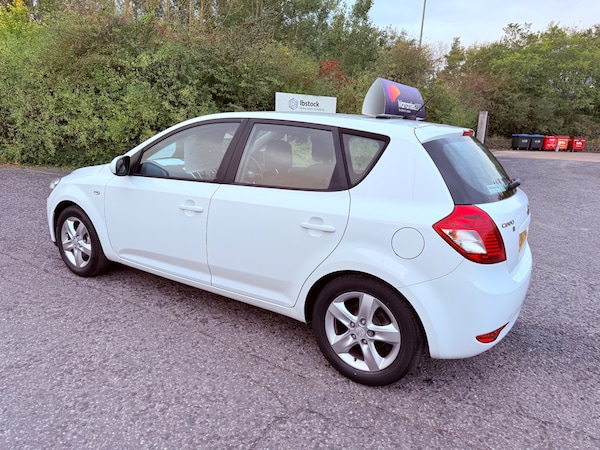 Used Kia Ceed 2010 for sale - 76211670: Photo 9