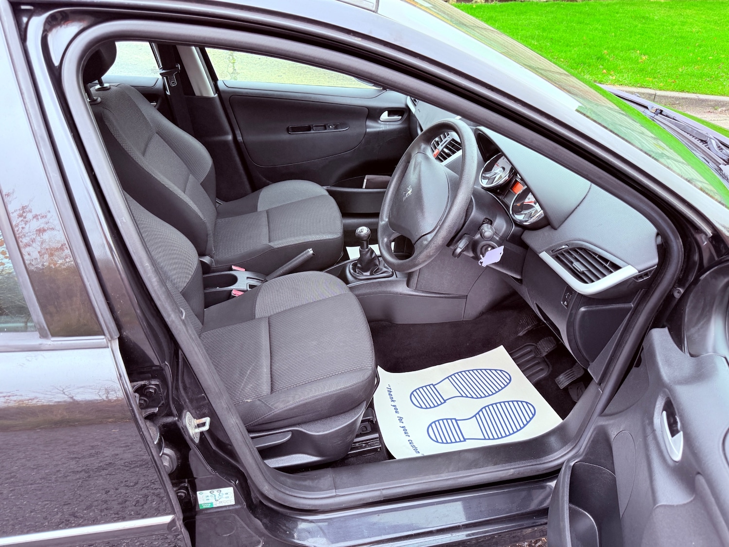 Used Peugeot 207 2010 for sale - 76438283: Photo 16