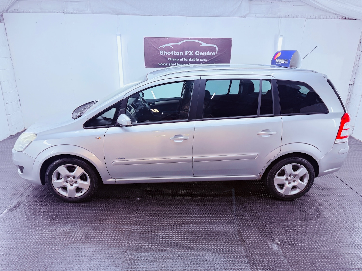Used Vauxhall Zafira 2008 for sale - 77114357: Photo 2