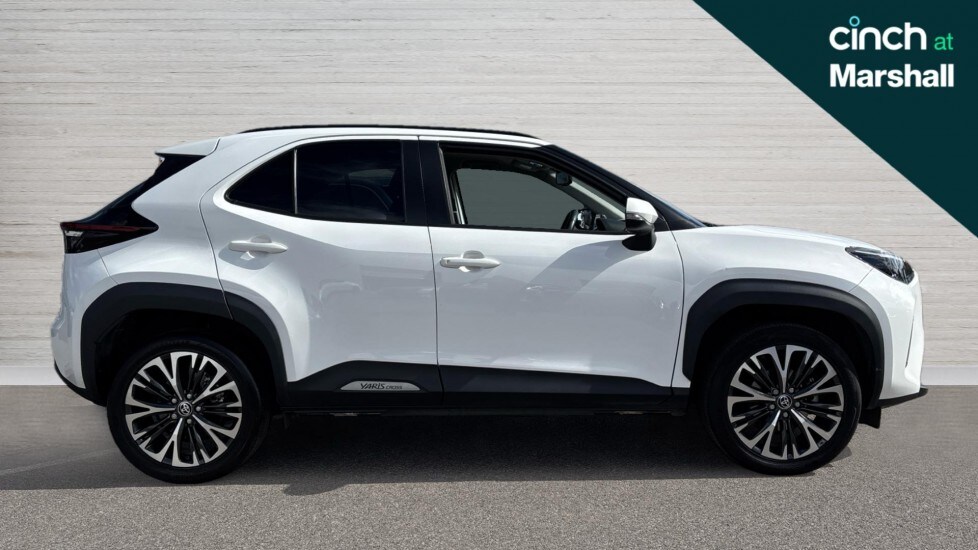 Used Toyota Yaris Cross 2023 for sale - 75829292: Photo 2